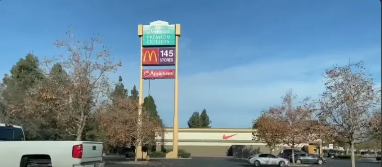 gilroy-premium-outlets-photos