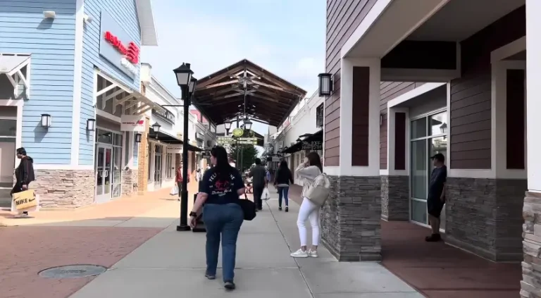 merrimack-premium-outlets-view