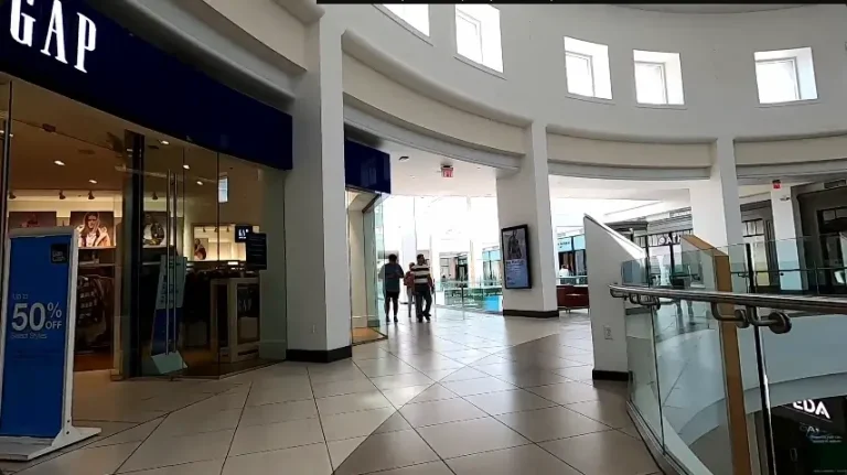 the-fashion-mall-at-keystone-photo