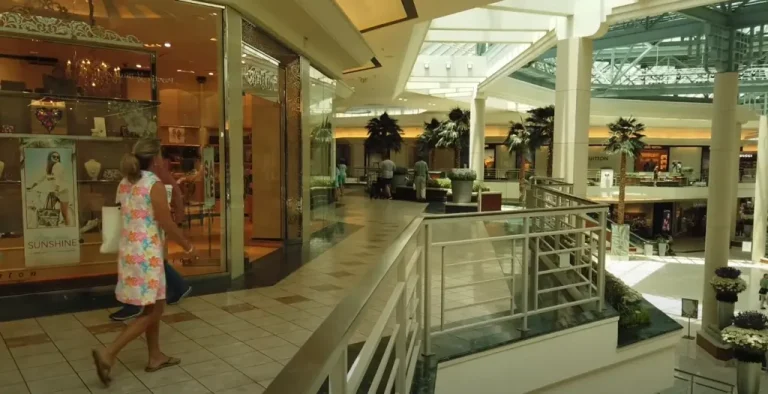 the-gardens-mall-florida-inside-1024x525-1